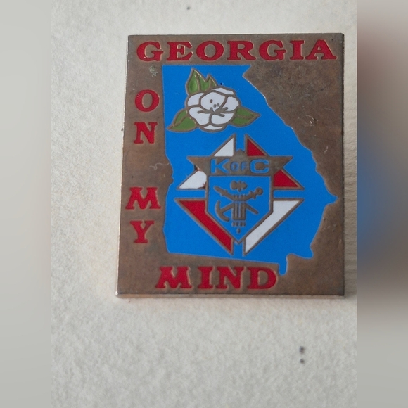 Accessories - Georgia On My Mind Enamel Pin